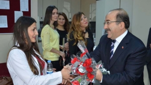 Başkan Gümrükçüoğlu'ndan Öğretmenler Günü mesajı 