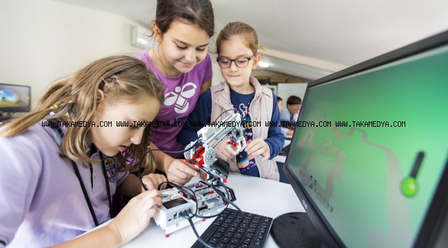 Çocuklar, kendi robotlarını üretiyor 