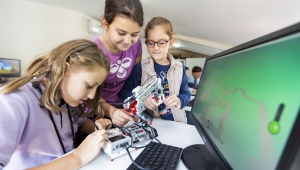 Çocuklar, kendi robotlarını üretiyor 