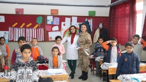 Jandarma'dan Öğretmenler Günü Kutlaması