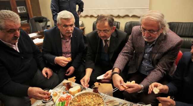 ÖZHASEKİ, ESNAFA MENEMEN YAPTI, PROGRAMA METROYLA GİTTİ!