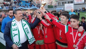 MİNİKLERİN ŞAMPİYONU İKİTELLİSPOR OLDU
