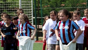 Bordo Mavi Çocuk Olmak