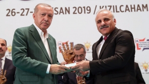 CUMHURBAŞKANI ERDOĞAN'DAN BAŞKAN ZORLUOĞLU'NA ÖDÜL
