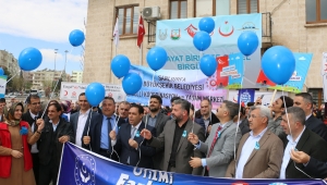 OTİZMLİ GENÇLER FARKINDALIK İÇİN YÜRÜDÜLER
