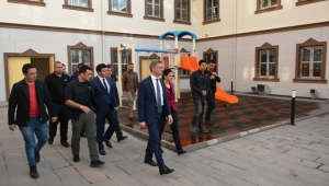 Vali Baruş, 112 Acil Çağrı Merkezi ve Geri Gönderme Merkezinde İncelemelerde Bulundu
