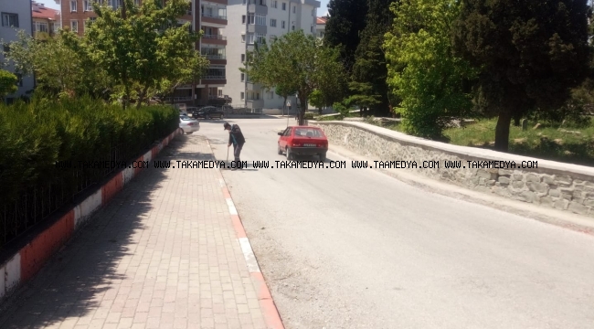 	Keşan Belediyesi Mezarlıkları Temizliyor