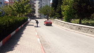 	Keşan Belediyesi Mezarlıkları Temizliyor