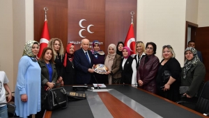 MHP KADIN KOLLARI'NDAN ANKARA'YA ÇIKARMA