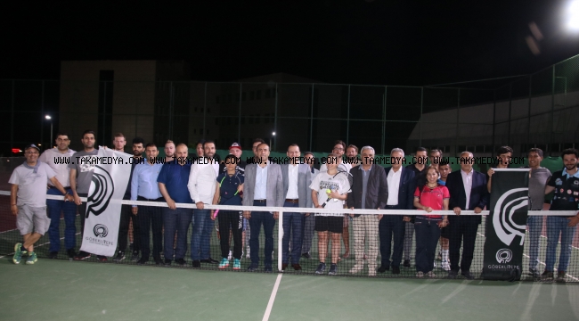 TENİS DÜNYASI RALLİCİLERE EV SAHİPLİĞİ YAPTI