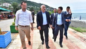 BAŞKAN ZORLUOĞLU, AKÇAABAT VE SÜRMENE’DEKİ HALK PLAJLARINI İNCELEDİ