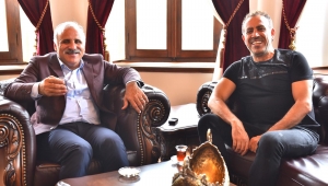 HALUK LEVENT, ZORLUOĞLU’NUN ÇAY DAVETİNE İCABET ETTİ