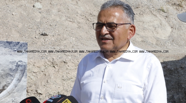 Başkan Büyükkılıç, Taşhan’daki fosil kazılarıyla ilgili açıklamalarda bulundu “KAYSERİ’NİN TARİHİ YENİDEN YAZILIYOR”