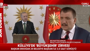 BAŞKAN GÜRKAN, CUMHURBAŞKANLIĞI KÜLLİYESİNDEKİ “BÜYÜKŞEHİR” ZİRVESİNİ DEĞERLENDİRDİ