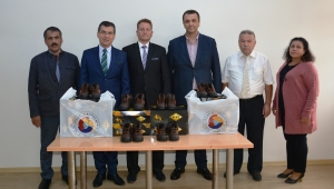 ÇORLU TSO’DAN 1.000 ÖĞRENCİYE AYAKKABI YARDIMI