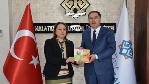 Kamu Başdenetçisi Malkoç'tan MTÜ Rektörü Karabulut'a Ziyaret