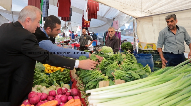 ATAŞEHİR'DE TEZGÂHLARDAKİ ISPANAKLAR DENETLENİYOR 