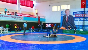 -Okullararası GençlerGüreşİl Birinciliği Müsabakaları Tamamlandı