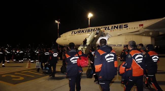 İBB'NİN İLK EKİPLERİ ELAZIĞ'A ULAŞTI, ARAMA KURTARMA ÇALIŞMALARINA BAŞLADI