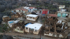 Kardeş Eli Derneği depremzedelerin yanında