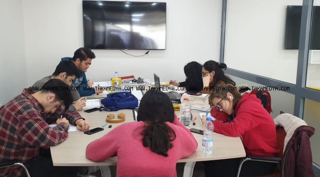 Çoban Mustafa Paşa Kütüphanesi dolup taşıyor
