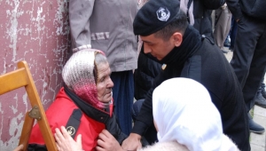 Yangından etkilenen yaşlı kadına belediye el uzattı