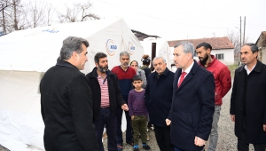 YEŞİLYURT'TA DEPREMDEN ETKİLENEN BÖLGELERE YÖNELİK ÇALIŞMALAR TİTİZLİKLE SÜRÜYOR
