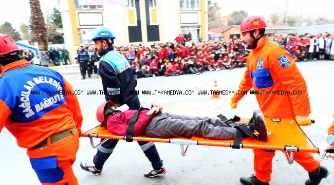 Bağcılar'da 7 şiddetinde deprem tatbikatı