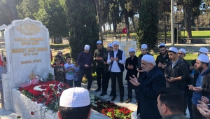 Mehmet Akif Ersoy Kabri Başında Dualarla Yad Edildi
