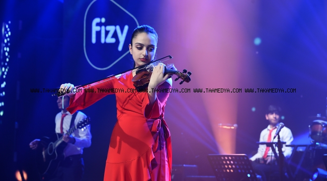  TRABZONLU ZEYNEP SUDE BÜLBÜL İÇİN SIRA EN İYİ ENSTRÜMAN KATEGORİSİNDE