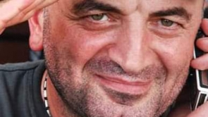Gazeteci Fatih Sultan Kar'tn Kaleminden Sanatçı Ayhan Alptekin Hayat Hikayesi