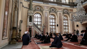 ATA, SON NEFESİNİ VERDİĞİ DOLMABAHÇE SARAYI'NDA ANILDI