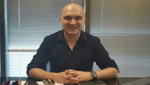 Op.Dr.Diren Çelik; Yanak Estetiği ile Hollywood Yüzü Mümkün !