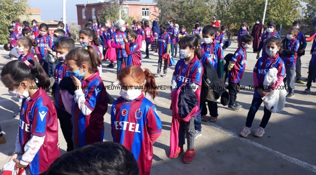 Diyarbakır Bordo Mavi'ye Büründü