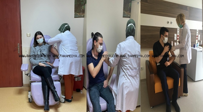 GİRESUN ÜNİVERSİTESİ TIP FAKÜLTESİ PERSONELİ VE ÖĞRENCİLERİ İLK DOZ COVİT'19 AŞILARINI OLDULAR...