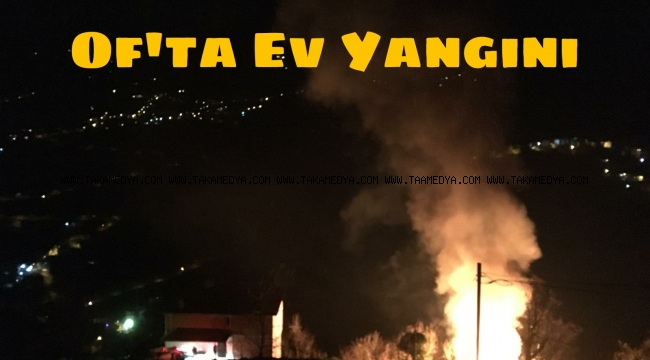 Of'ta Ahşap Ev Yandı