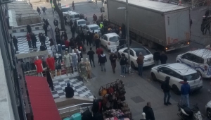 Merter'de Tır'ın Altına Düşen Kadın Ağır Yaralandı