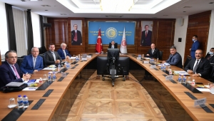 Ticaret Bakanı Dr. Mehmet Muş, Hindistan'a haşhaş tohumu ihracatı krizini çözmek için devreye girdi