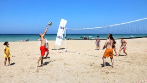  İSTANBUL'UN PLAJLARI SPORLA HAREKETLENİYOR 