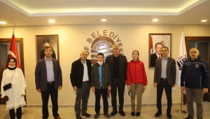 Başkan Sarıalioğlu'ndan, başarılı öğrencilere bisiklet hediyesi