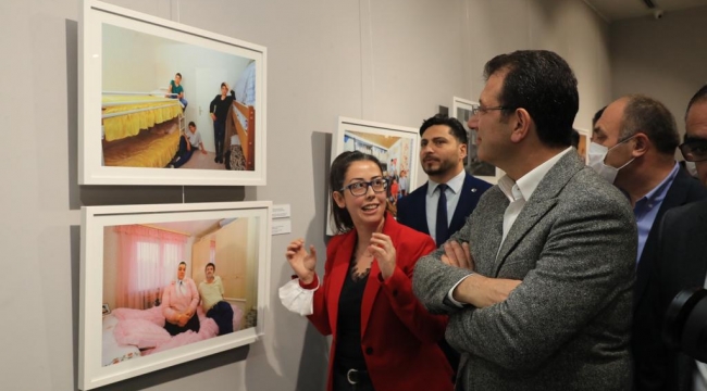 İMAMOĞLU ALMANYA’YA GÖÇ SERGİSİNDE KONUŞTU: “KOŞULLARI İYİLEŞTİRMEK VE GÖÇLERİ ENGELLEMEK TÜM DÜNYANIN ORTAK SORUMLULUĞU”