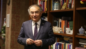 Prof. Dr. Nevzat Tarhan: 