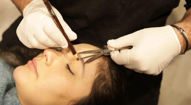 FUARIN İLGİ ODAĞI “GÜL KUVARS TAŞLI MASKE”