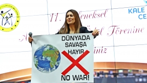 Nadide Sultan'dan duyarlı pankart