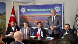 RİZELİLERLE BULUŞAN İMAMOĞLU: YETERİNCE KUTUPLAŞIYORUZ, DERNEKLERİMİZ ÖZGÜR OLMALI