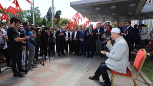 15 TEMMUZ ŞEHİTLERİ İBB ÖNÜNDE ANILDI