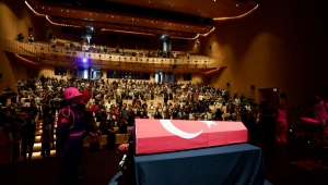İLHAN İREM 'IŞIK VE SEVGİYLE' UĞURLANDI
