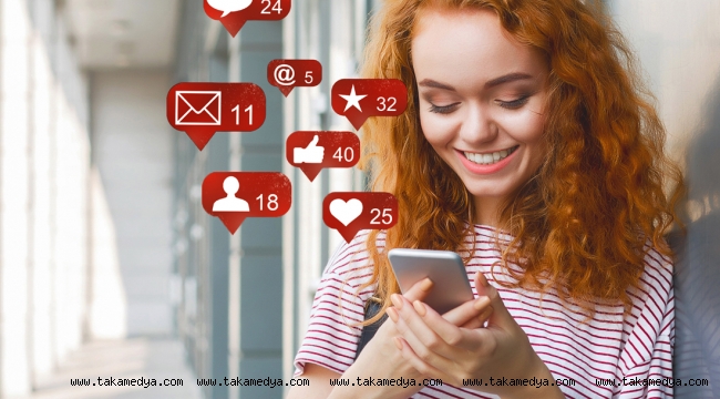 FACEBOOK YERİNİ KAPTIRMIYOR