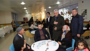 Başkan Sarıalioğlu, Depremzedelerle İftar Sofrasında Buluştu