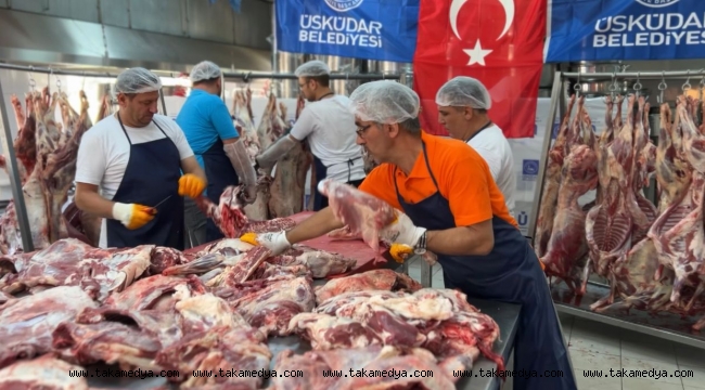 ÜSKÜDAR’DA 10 BİNDEN FAZLA AİLEYE 50 TON KURBAN ETİ DAĞITILDI